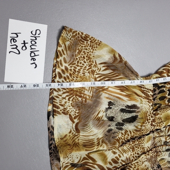 3/$15 dots sheer animal print top women's size medium - Picture 9 of 10